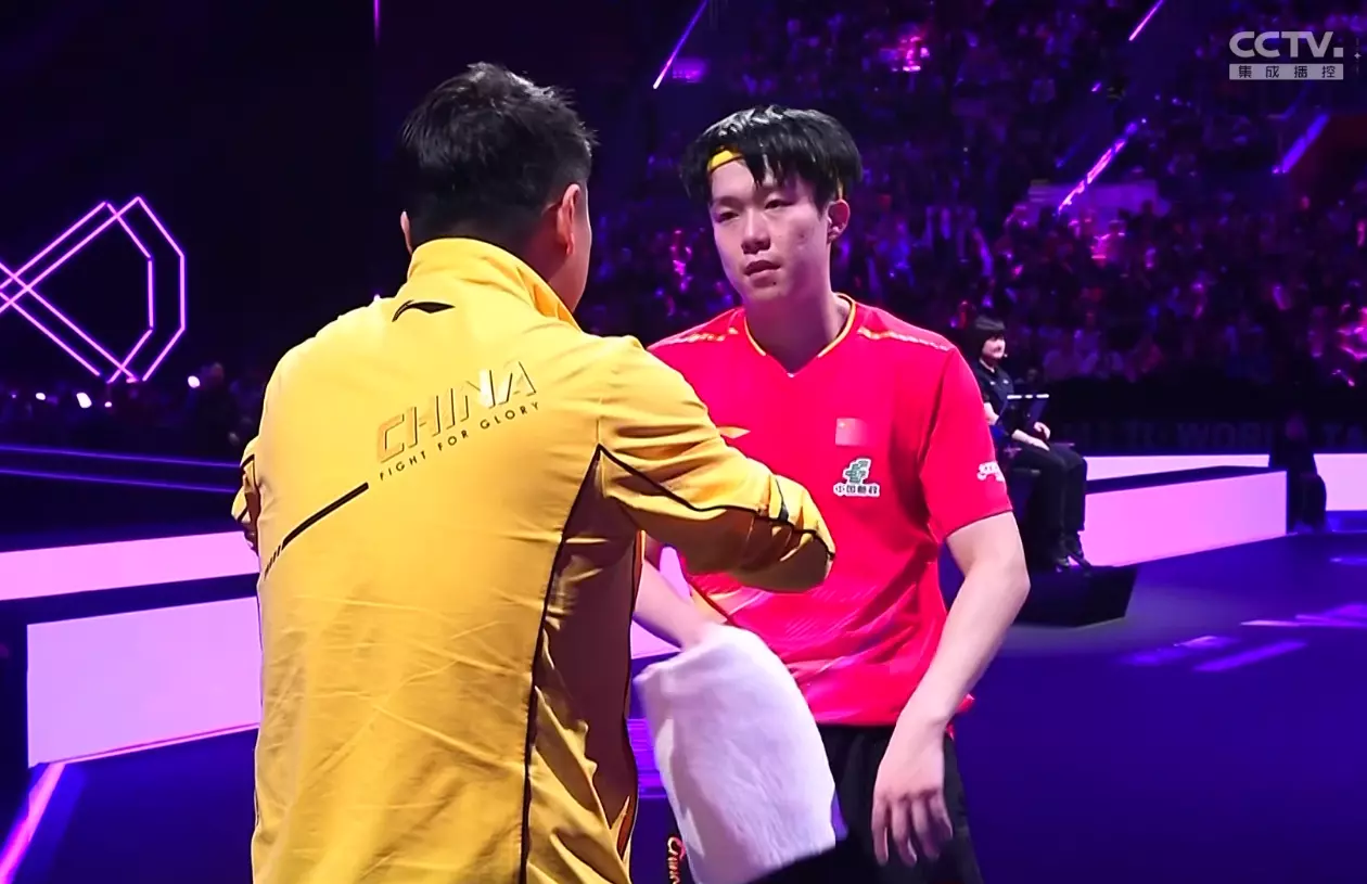 法国乒乓球队强势中国乒乓球队，张本智和制霸全场的简单介绍