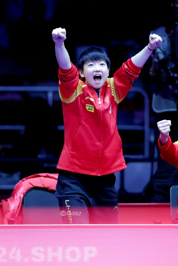 中国羽毛球队逆转法国羽毛球队，马琳惊艳世界