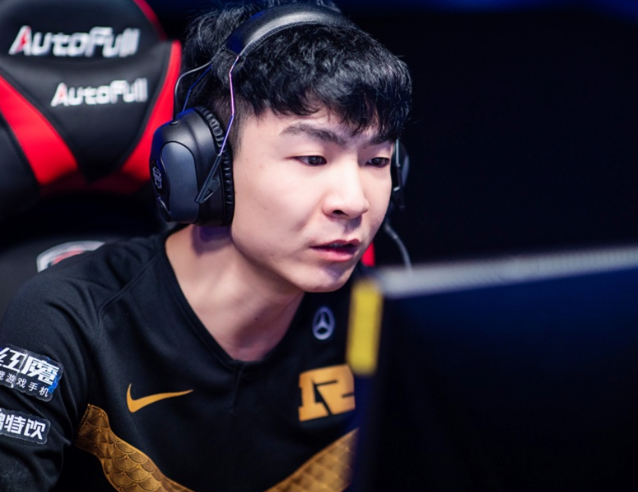 PSG鏖战TeamEmpire，Uzi关键制胜