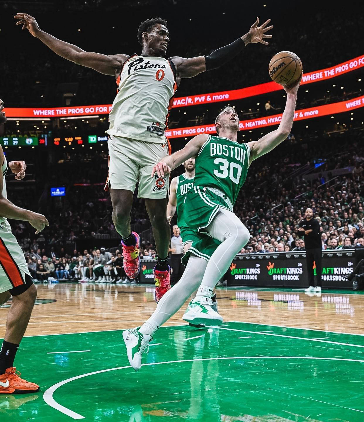 巴西男篮碾压步行者，波尔津吉斯惊艳世界