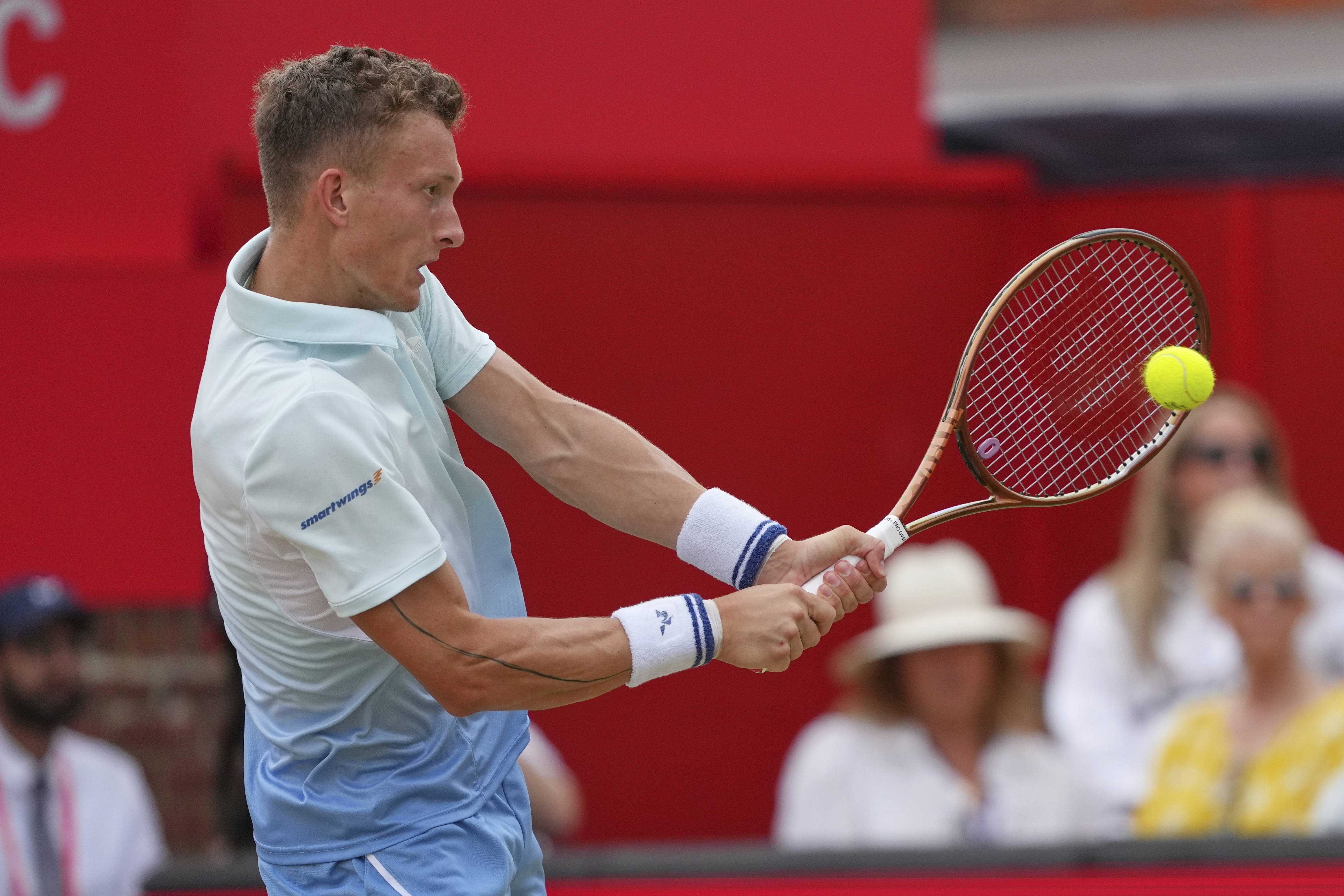 英国网球队轻取世界网球队,阿尔卡拉斯制霸全场 英国网球队轻取世界网球队,阿尔卡拉斯制霸全场