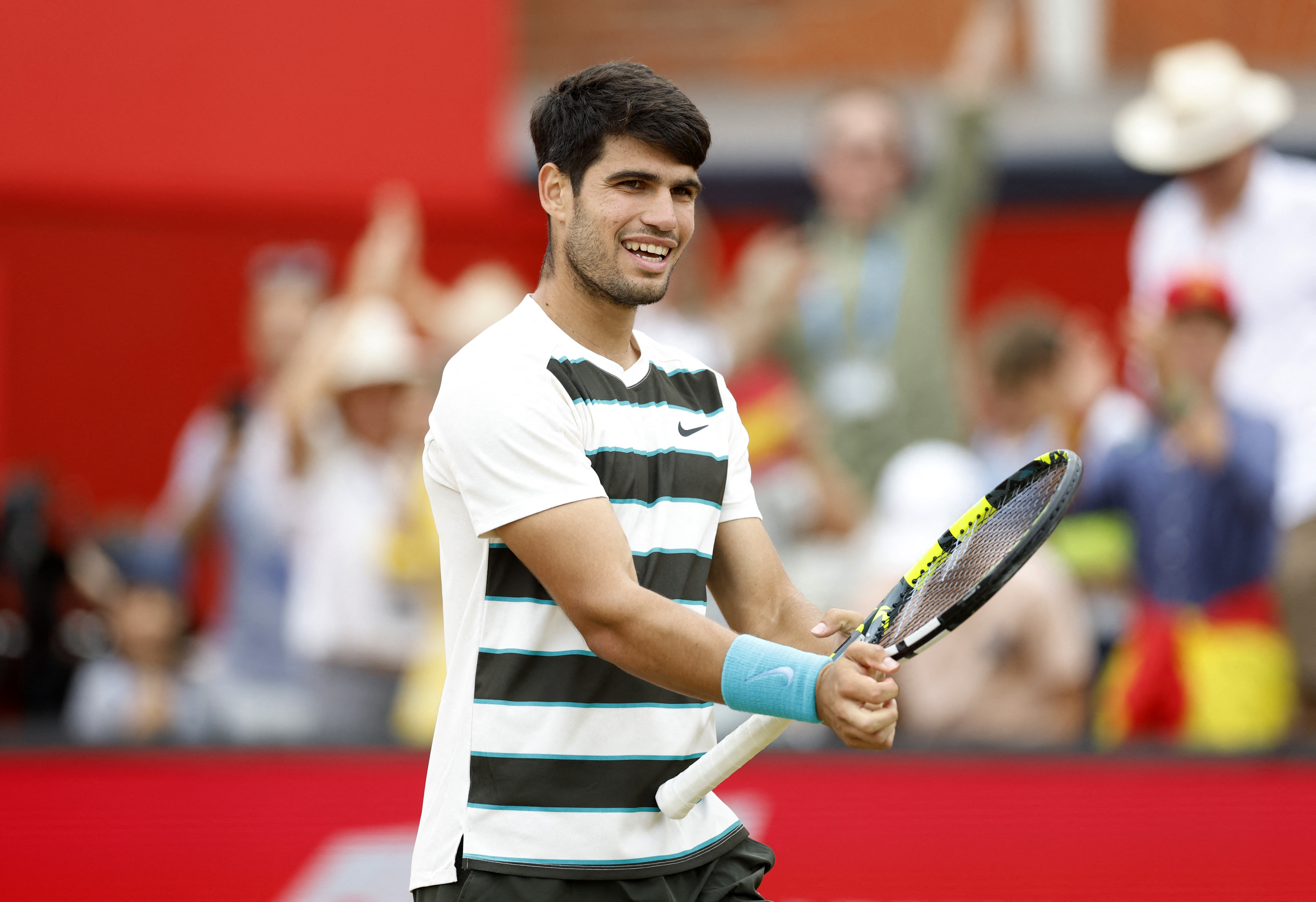 英国网球队轻取世界网球队,阿尔卡拉斯制霸全场 英国网球队轻取世界网球队,阿尔卡拉斯制霸全场