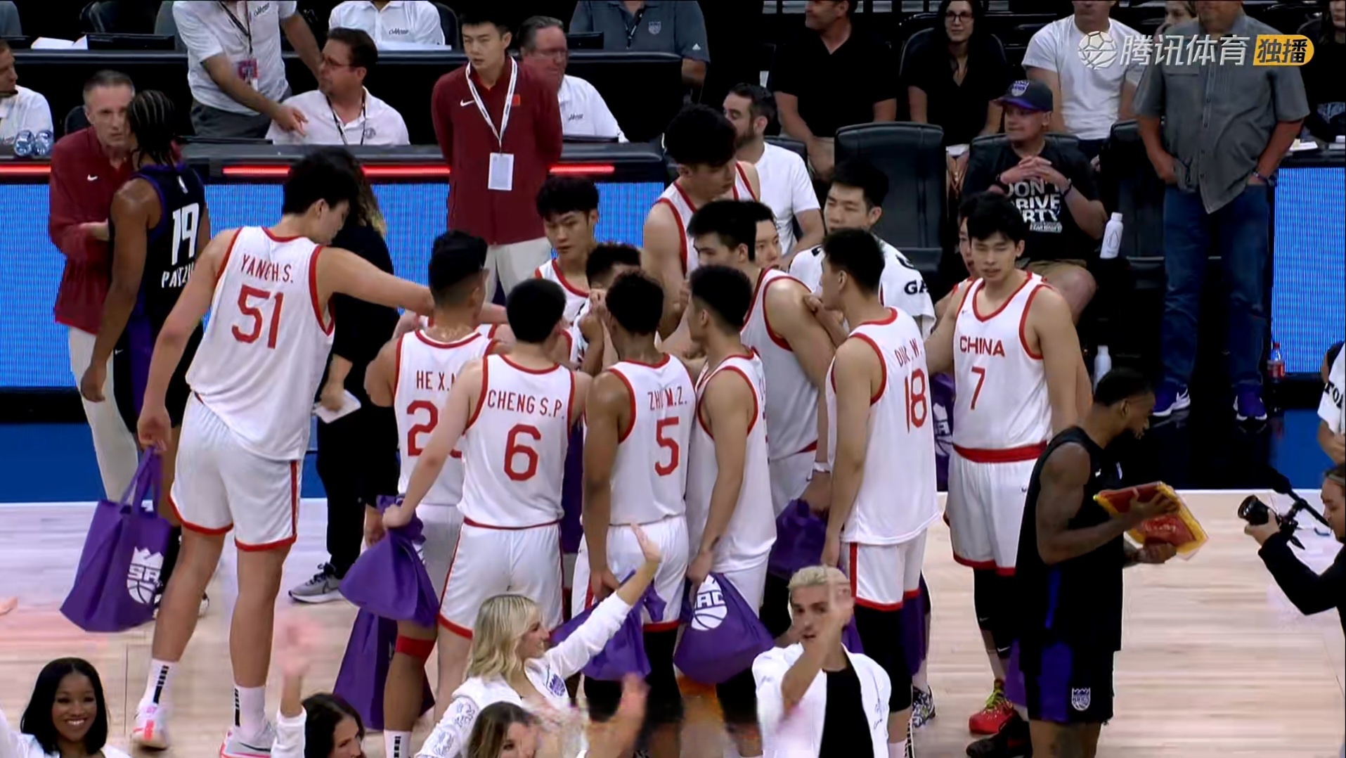 黄蜂轻取土耳其男篮，拉塞尔统治全场的简单介绍