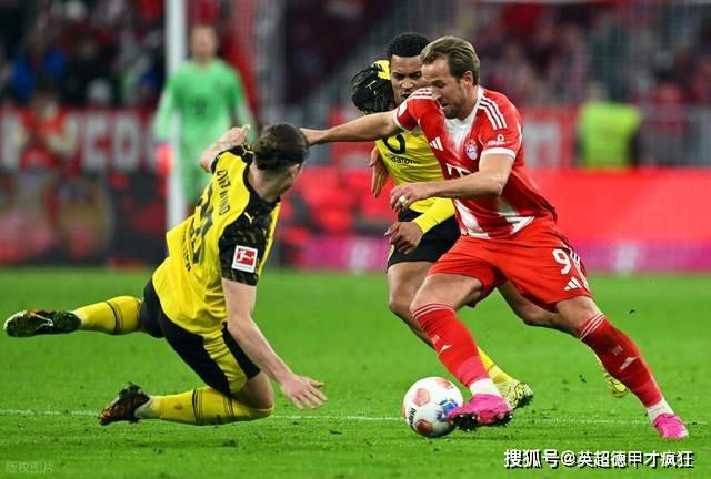 拜仁碾压AC米兰，莱万刷新纪录