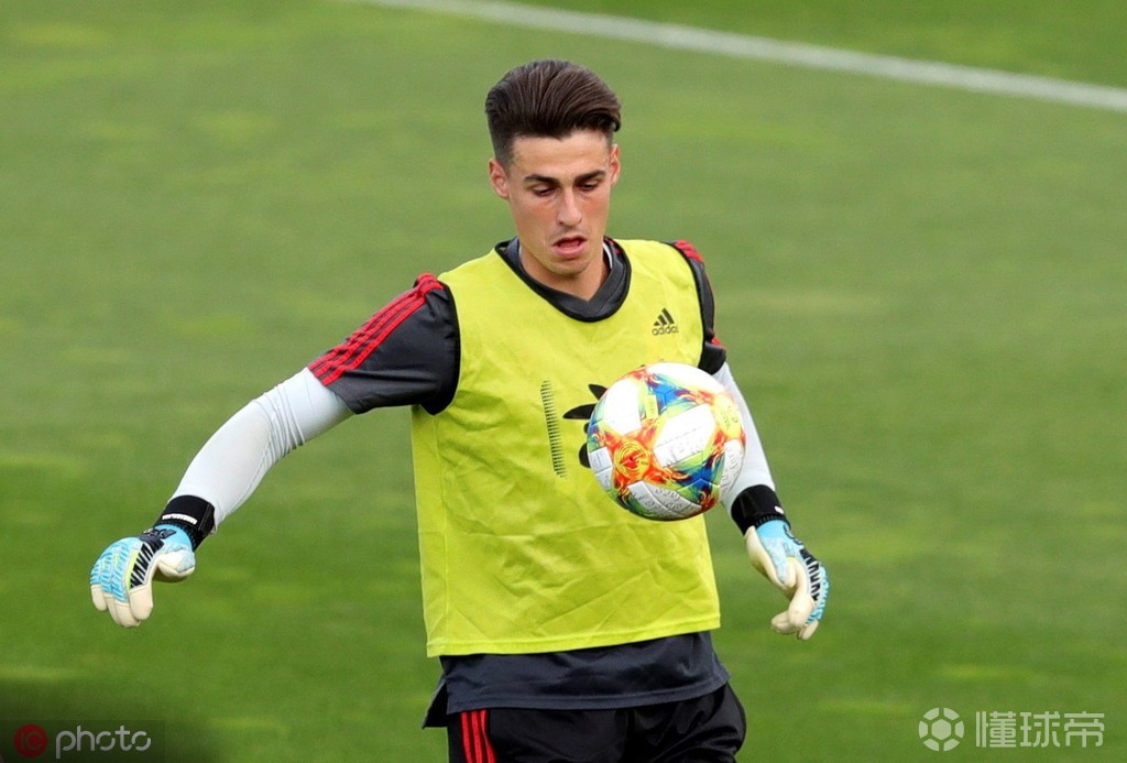 汉堡军团主教练赞不绝口，球员团结一心赢得胜利