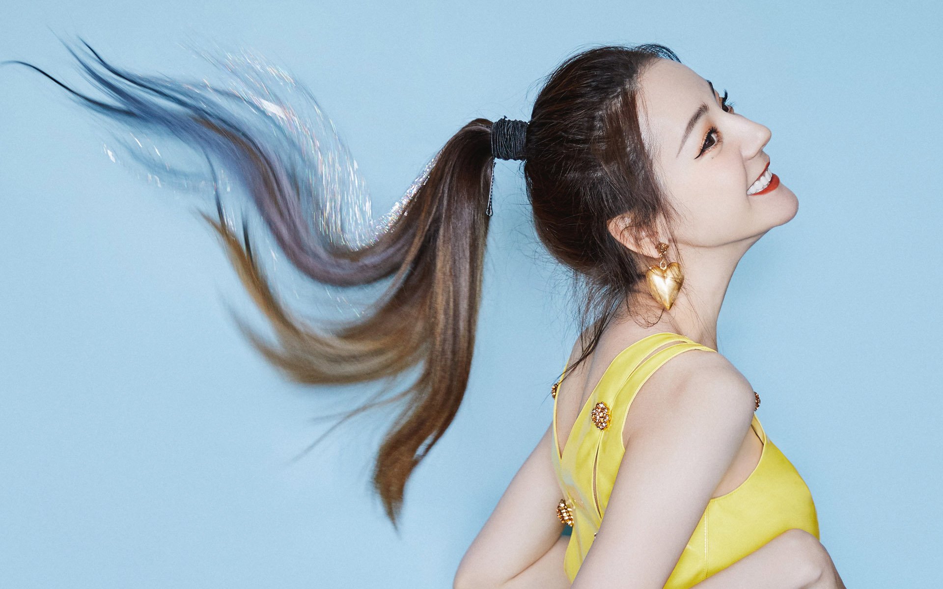 篮球场与政治舞台的双重爆冷