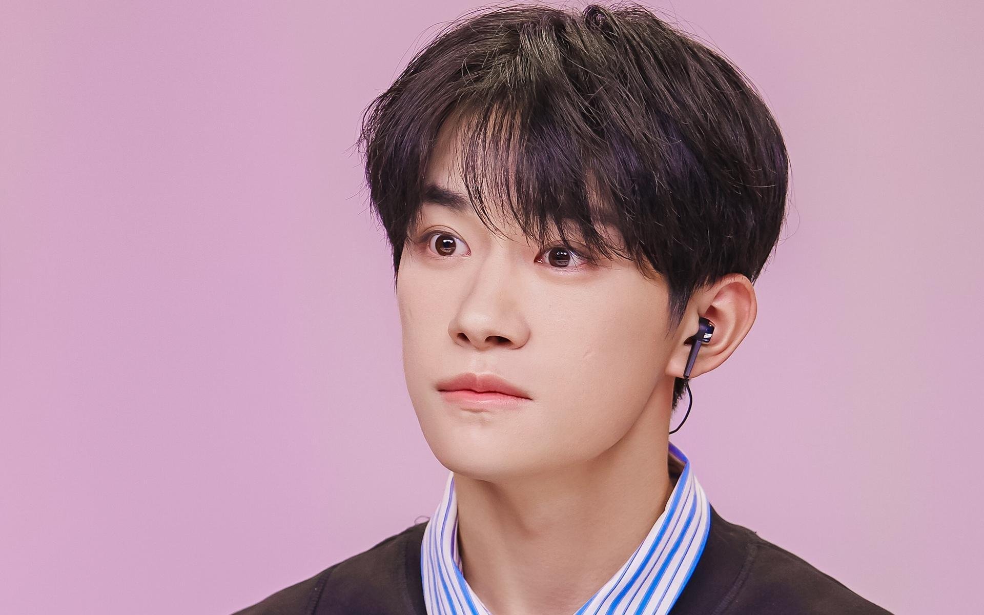 跨界风暴，深圳队战术压制开拓者，库里在F1街道赛式进攻中接管比赛