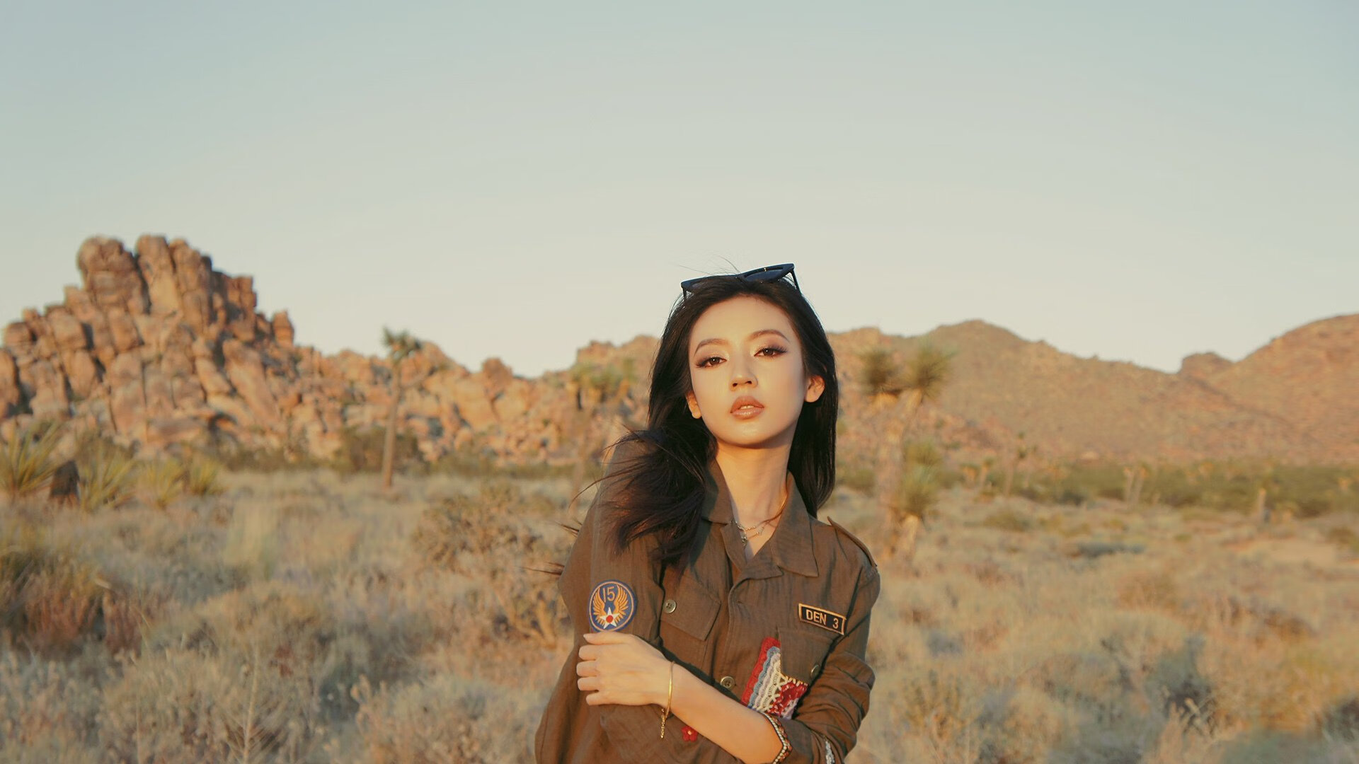 时空交错的传奇对决，当巴萨红蓝魂点燃威尔士的绿茵